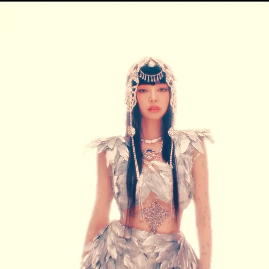 美得不像話！Jennie 無預警發布新單曲〈ZEN〉MV！