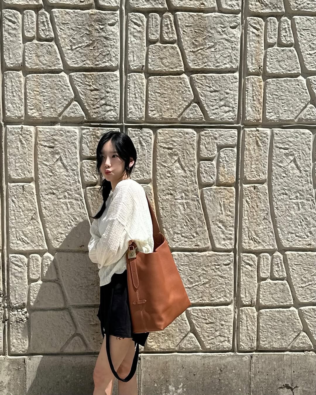 跟著女神揹準沒錯！盤點太妍私著 LV 愛包「這一款」超熱銷！