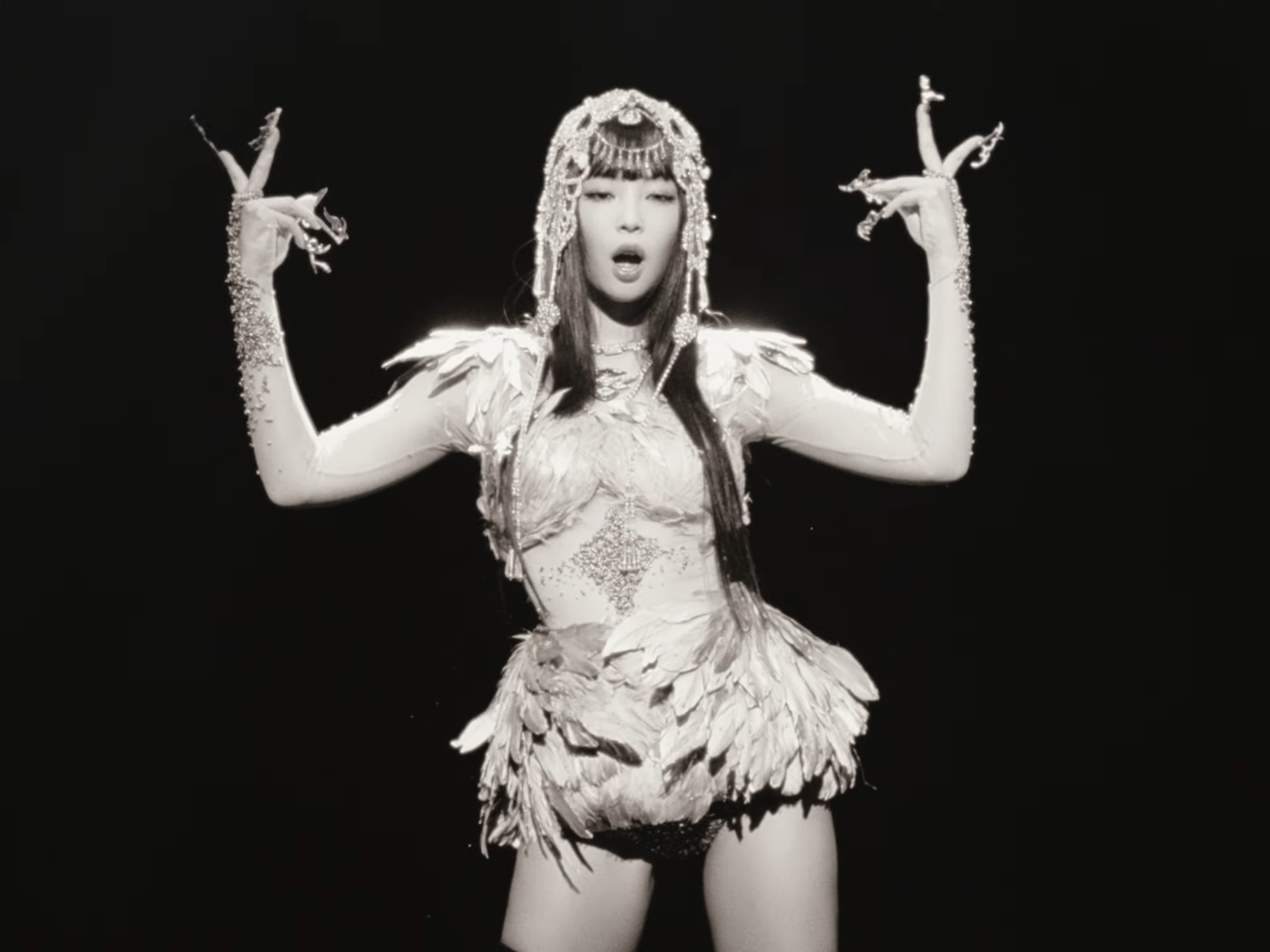 JENNIE 無預警發布新歌〈ZEN〉！超高質感 MV 為新專輯《Ruby》預熱！