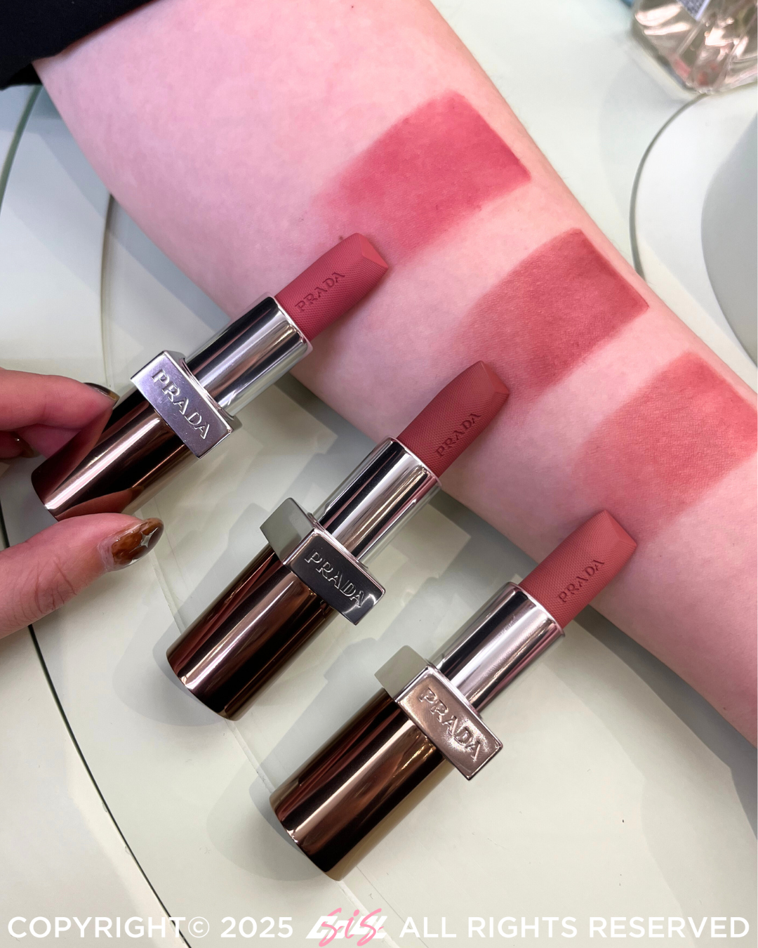 2025情人節彩妝新品推薦TOP5｜超美限定色號，打造甜蜜約會妝容！