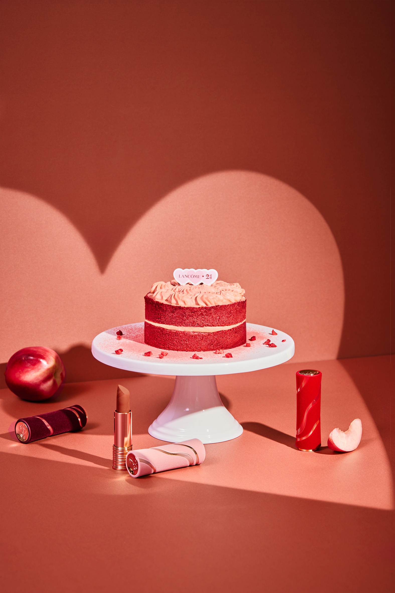 2025情人節彩妝新品推薦TOP5｜超美限定色號，打造甜蜜約會妝容！