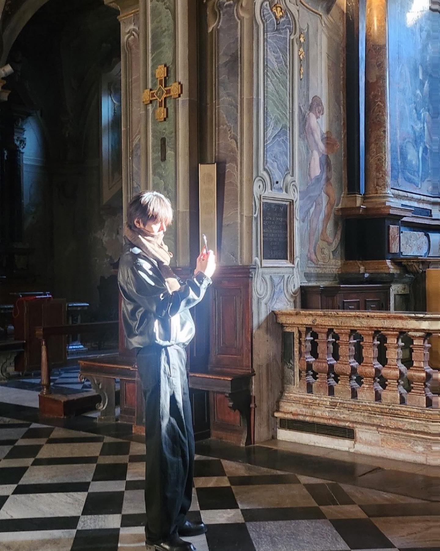 2NE1 朴春小帳上傳與李敏鎬合照喊「我的丈夫」！相關貼文急刪除，經紀公司也出面回應了！