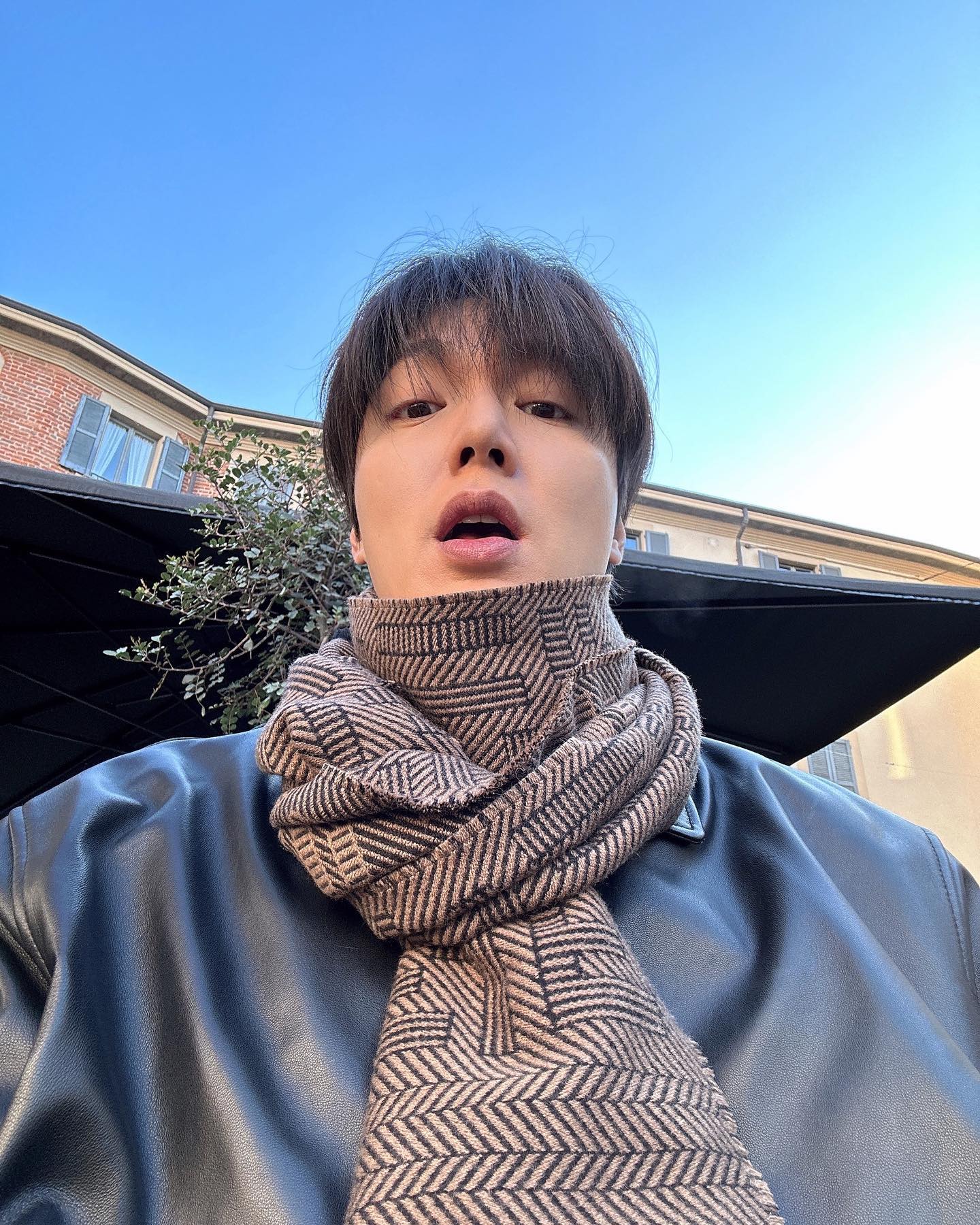 2NE1 朴春小帳上傳與李敏鎬合照喊「我的丈夫」！相關貼文急刪除，經紀公司也出面回應了！