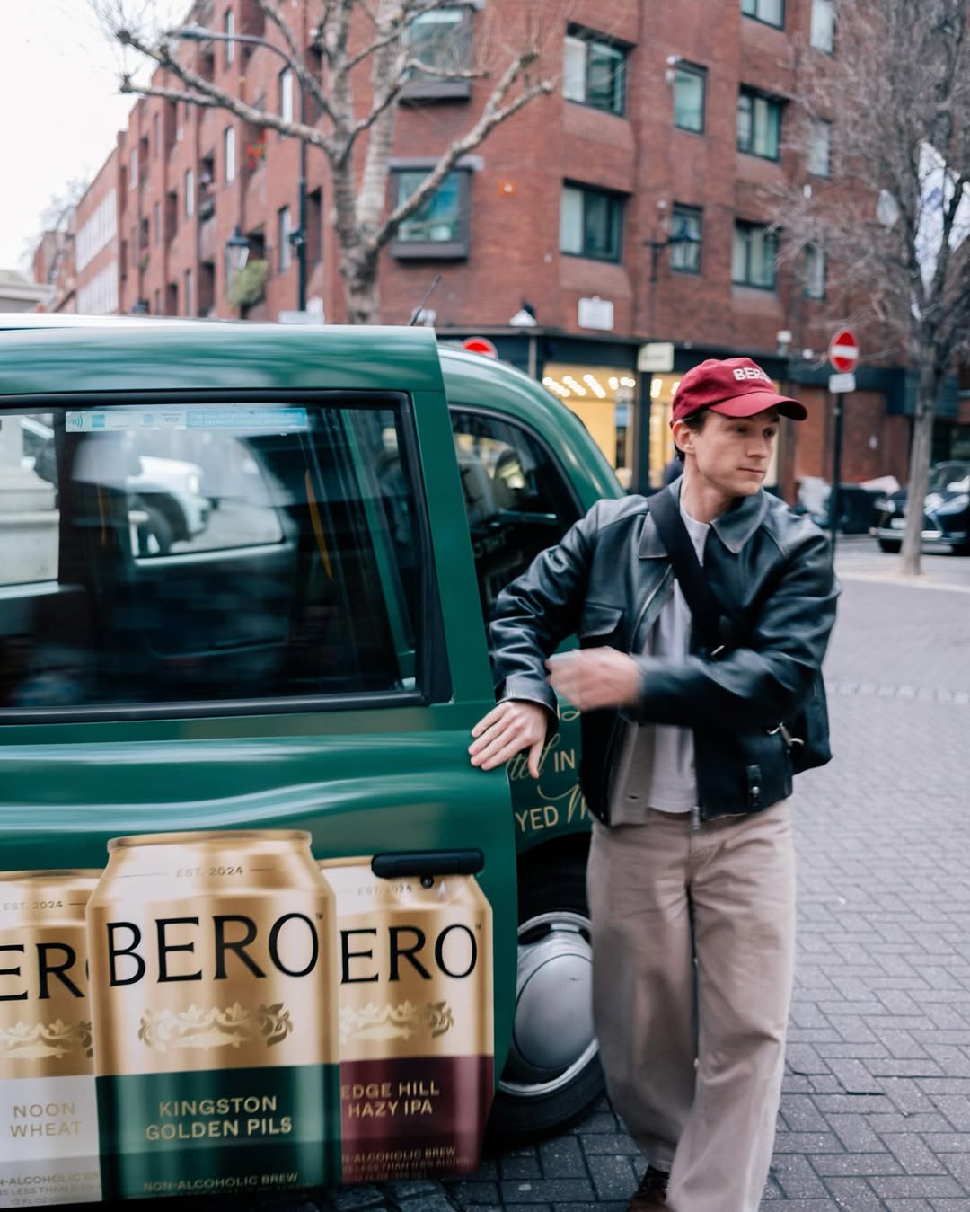 都怪自己長著一張娃娃臉！Tom Holland 在超市購買自家品牌啤酒遭拒