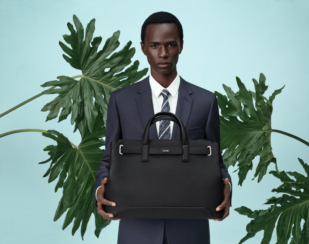 Dior 2025 春夏系列：剛柔並濟的女性風采與雕塑感男裝的藝術碰撞！