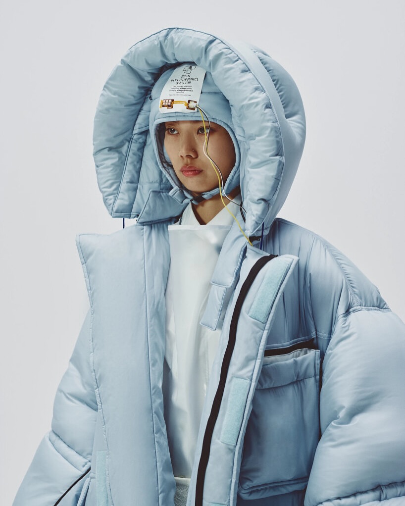 穿著走的棉被？日本科技公司推出「睡眠專用羽絨外套」！網笑：會不會走到睡著？