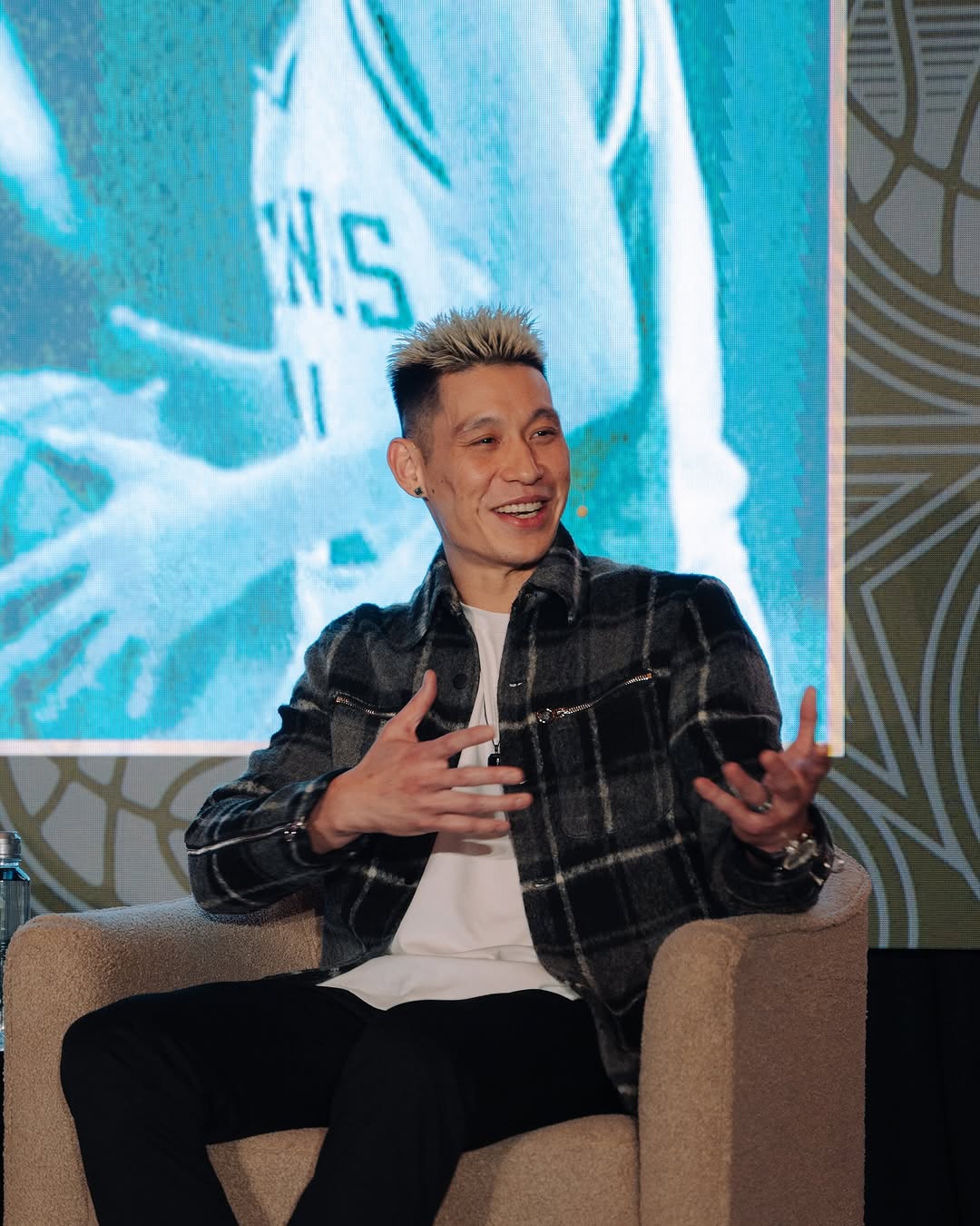 期待成為下一個亞洲傳奇！林書豪曬河村勇輝合照鼓勵：我們都在為你加油！