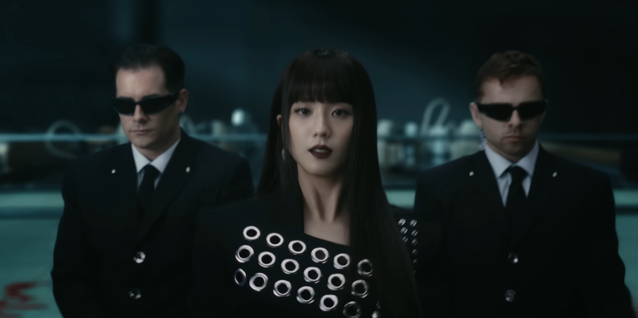 Jisoo 全新情人節主打〈earthquake〉MV 公開！竟找來車勝元驚喜客串！