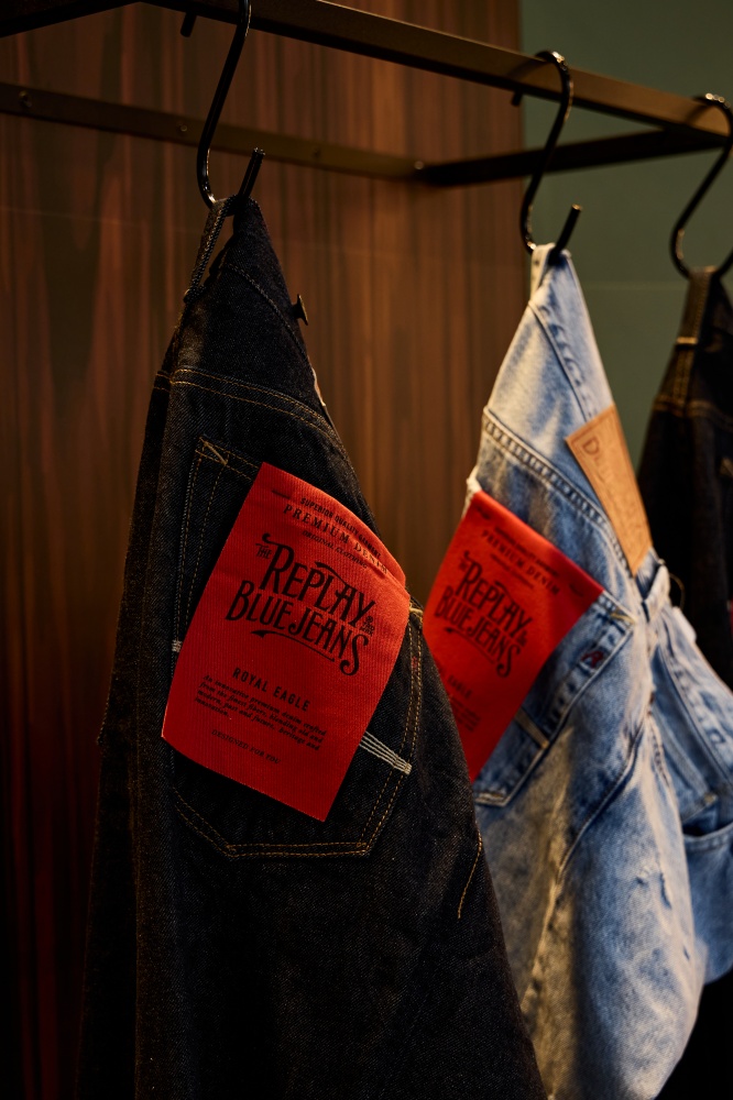 感受純正的義式硬派！義大利丹寧品牌 REPLAY 攜手台北油頭 TPE.Barber 打造限定體驗店！