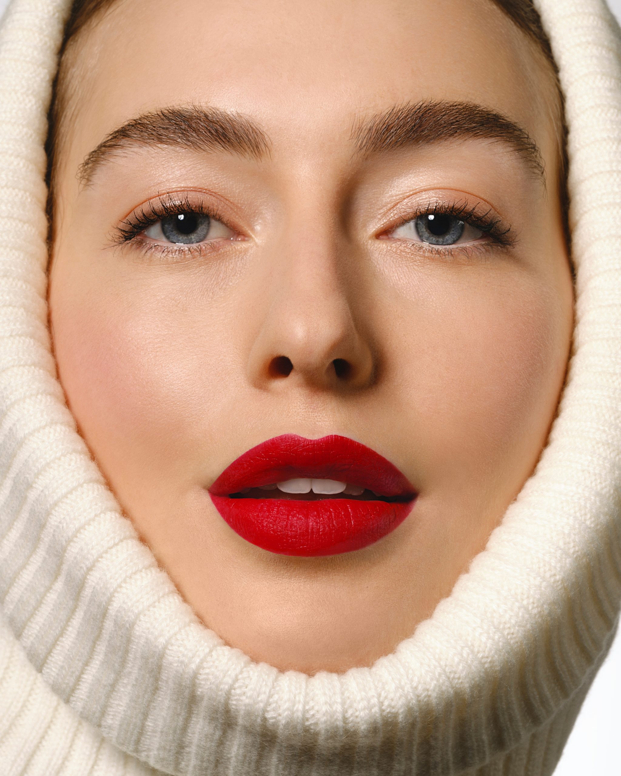 絕美「紅絲絨奢霧唇膏」必收！Sisley 首創保養系奢霧唇膏，霧面不顯唇紋！