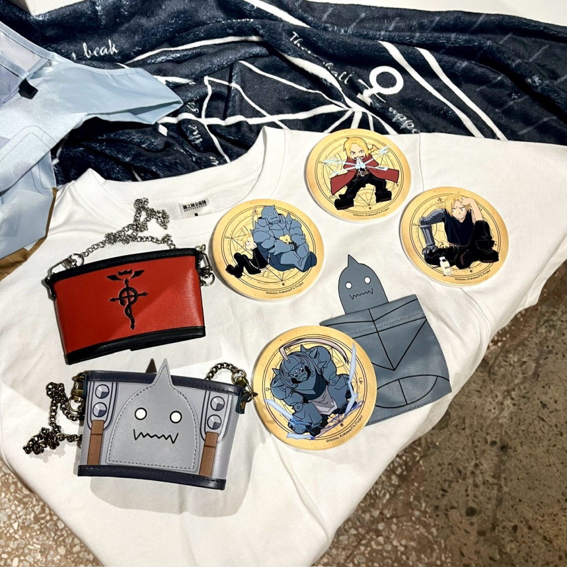 《鋼之鍊金術師BROTHERHOOD》15 週年快閃店松菸登場！超大投影鍊成陣、客製化軍牌讓你刻上自己的名字！