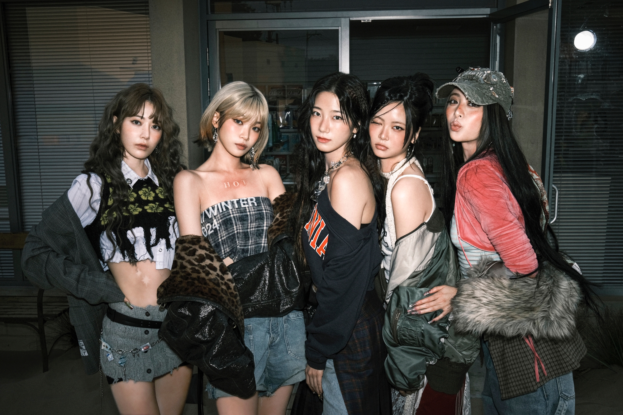 LE SSERAFIM 攜全新專輯《HOT》正式回歸！新歌舒服帶你提前過夏天！