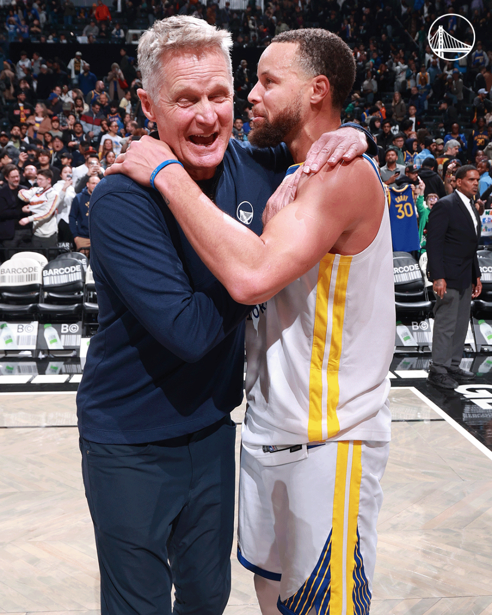 勇士雙星合體 10 勝 1 敗！Curry 逆天 Logo Shot 助勇士擊敗籃網，拉出三連勝！