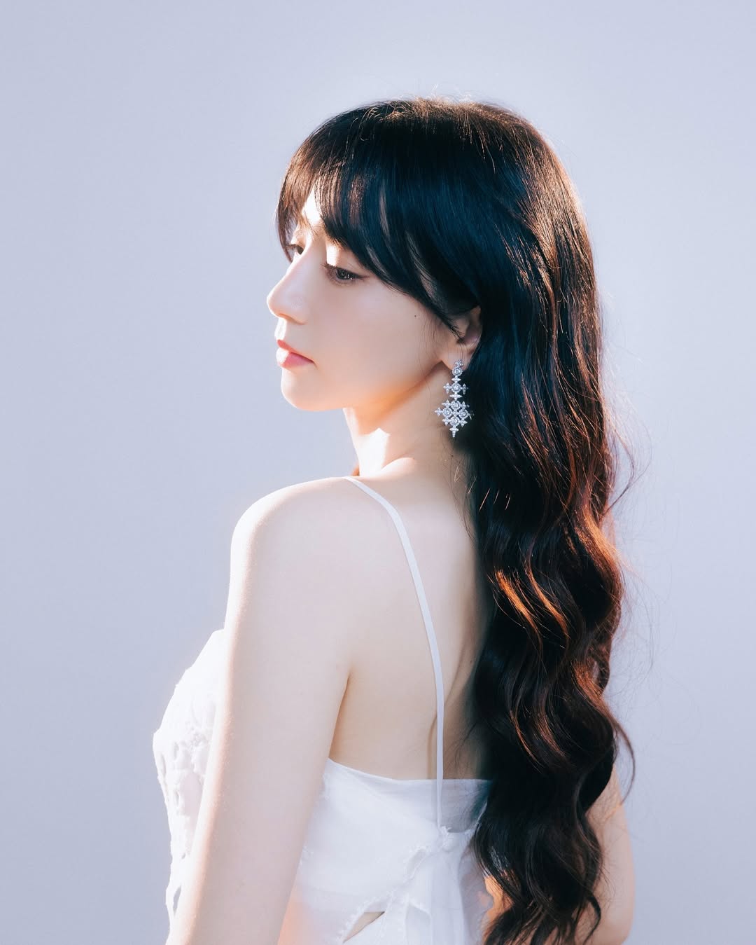 台灣首位「偶像轉戰啦啦隊藝人」！ Popu Lady「寶兒」仙氣短髮驚豔全網，網友大讚：「美如精靈！」