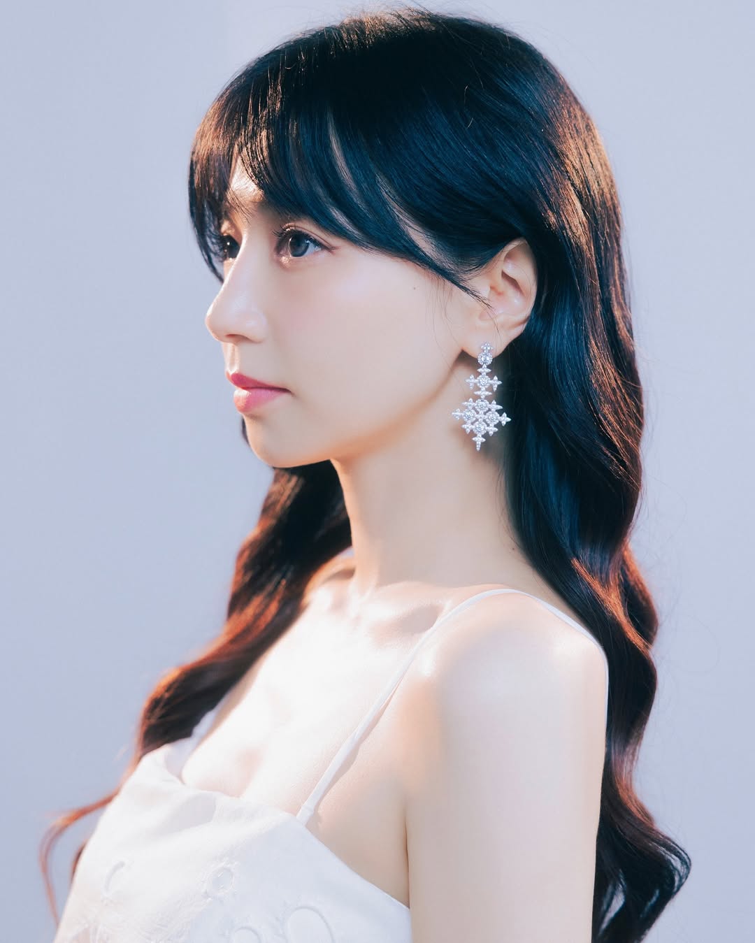 台灣首位「偶像轉戰啦啦隊藝人」！ Popu Lady「寶兒」仙氣短髮驚豔全網，網友大讚：「美如精靈！」