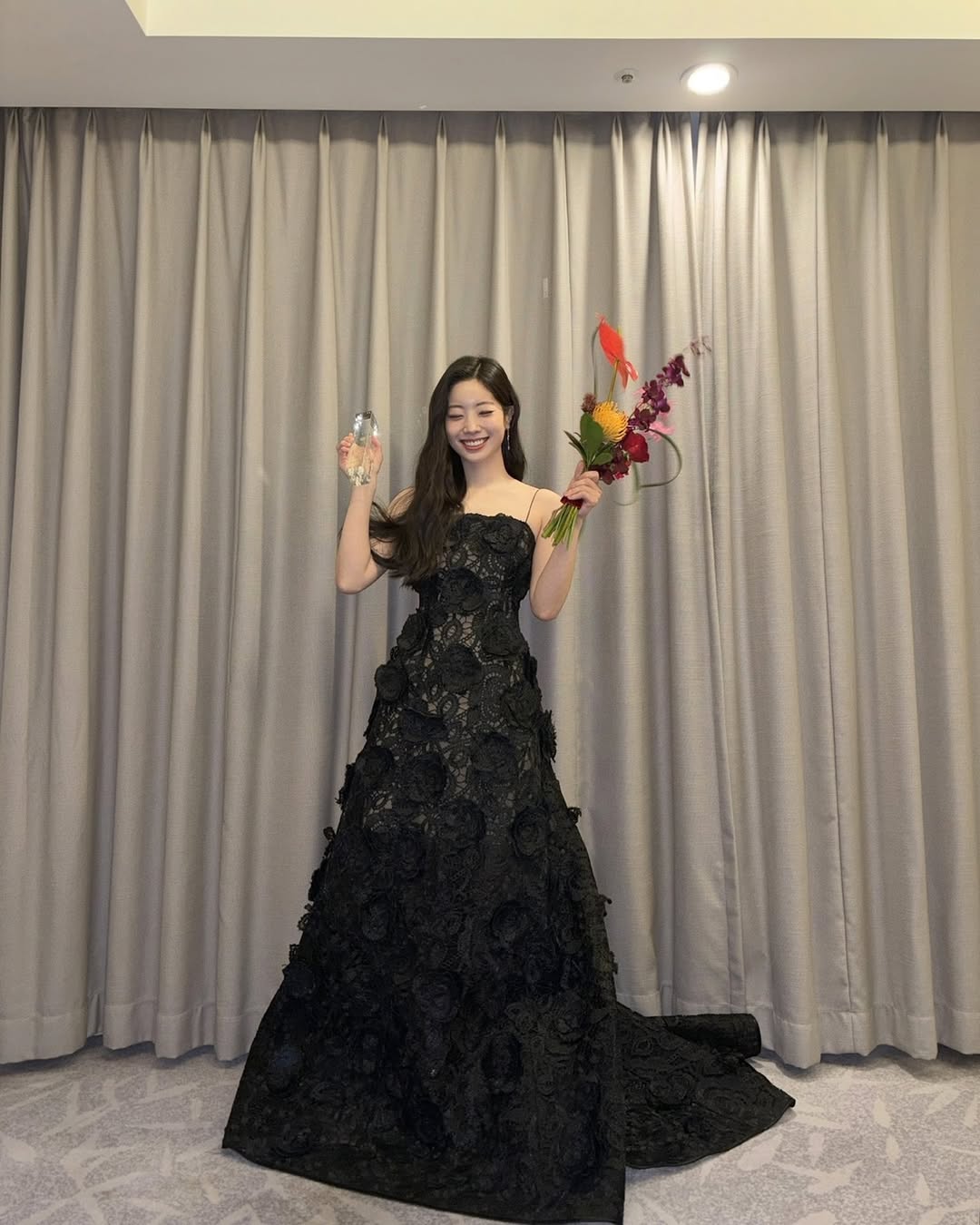 TWICE 多賢披婚紗出嫁！「韓版沈佳宜」變身絕美新娘嚇壞網友，粉絲：新郎應該是我！