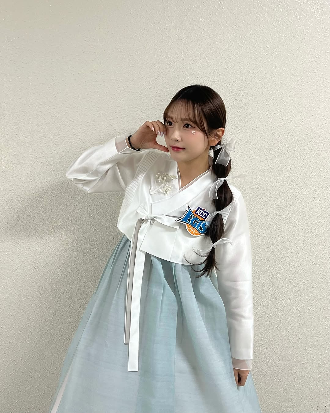 邦邦安排一下！20 歲韓職 NC 恐龍啦啦隊美少女「金佳垠」美如清純精靈，與樂天「救世女神」廉世彬是閨蜜兼隊友！