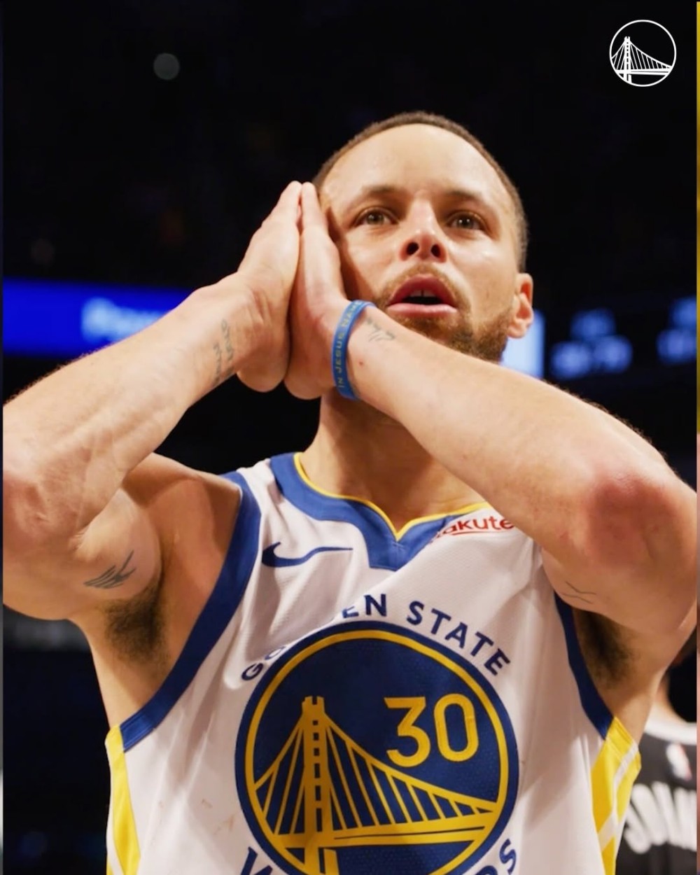 勇士雙星合體 10 勝 1 敗！Curry 逆天 Logo Shot 助勇士擊敗籃網，拉出三連勝！