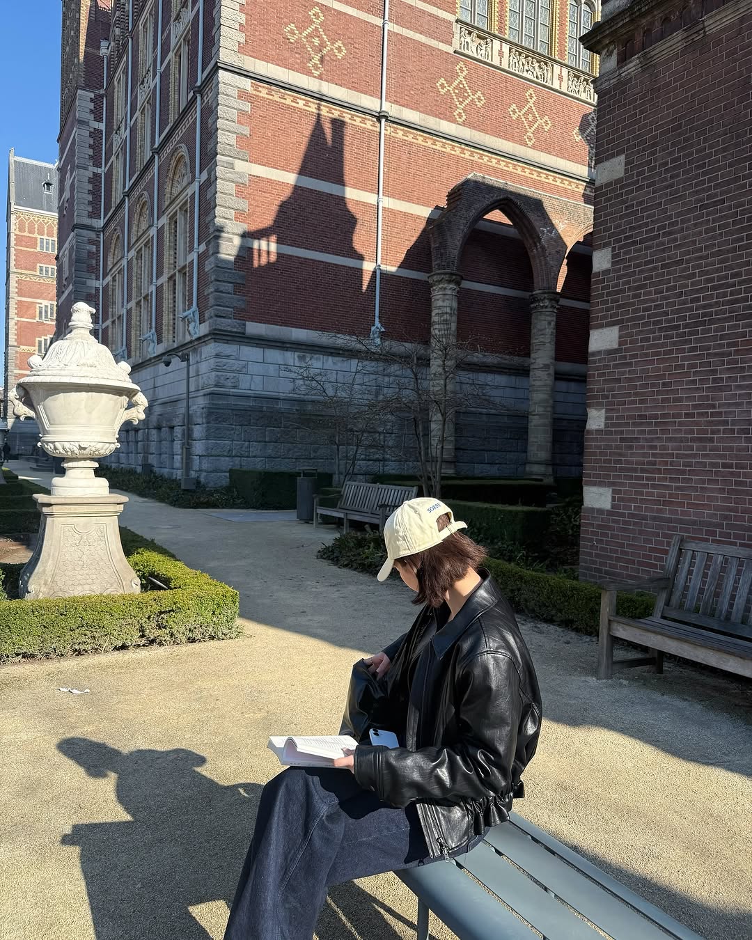 荷蘭的陽光都沒卡寶的笑容甜！Karina IG 美照裡穿的是哪雙鞋？原來是這雙 Nike 女性專屬鞋款！