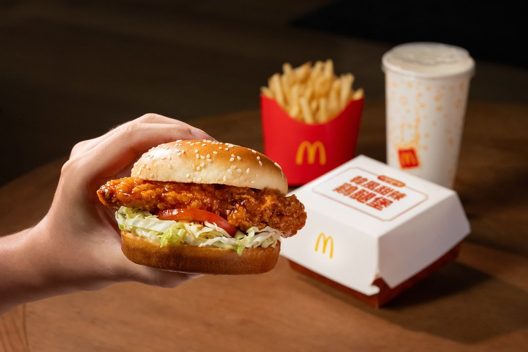 麥當勞也吹韓風「甜辣雞腿堡、炸鷄腿」限時回歸！買就抽韓國雙人來回機票