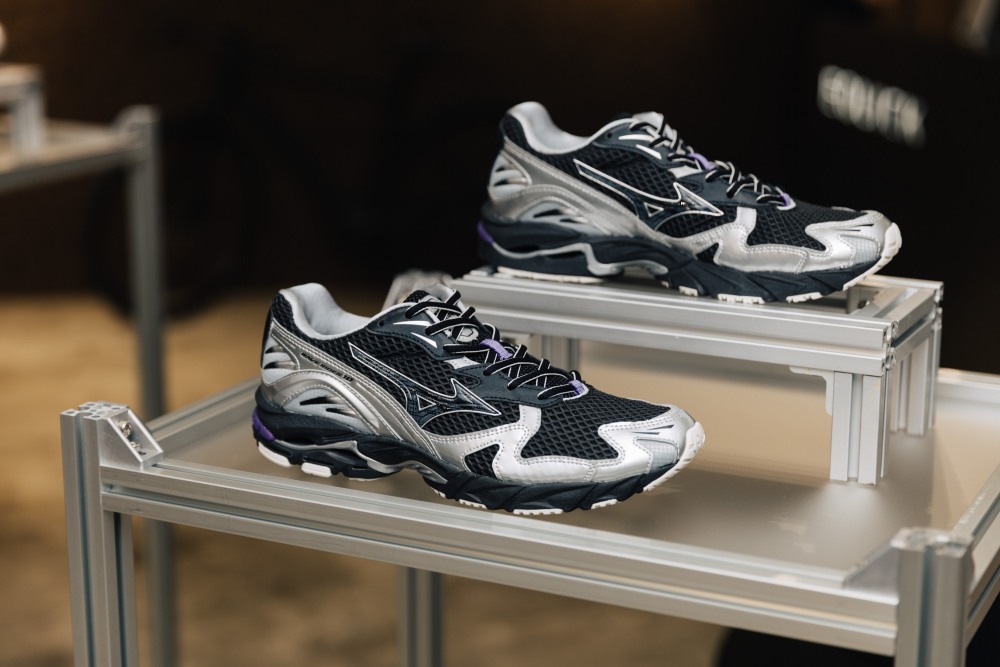 從球鞋跨界到環保科技！Mizuno 聯手 EQUICK 打造電動自行車