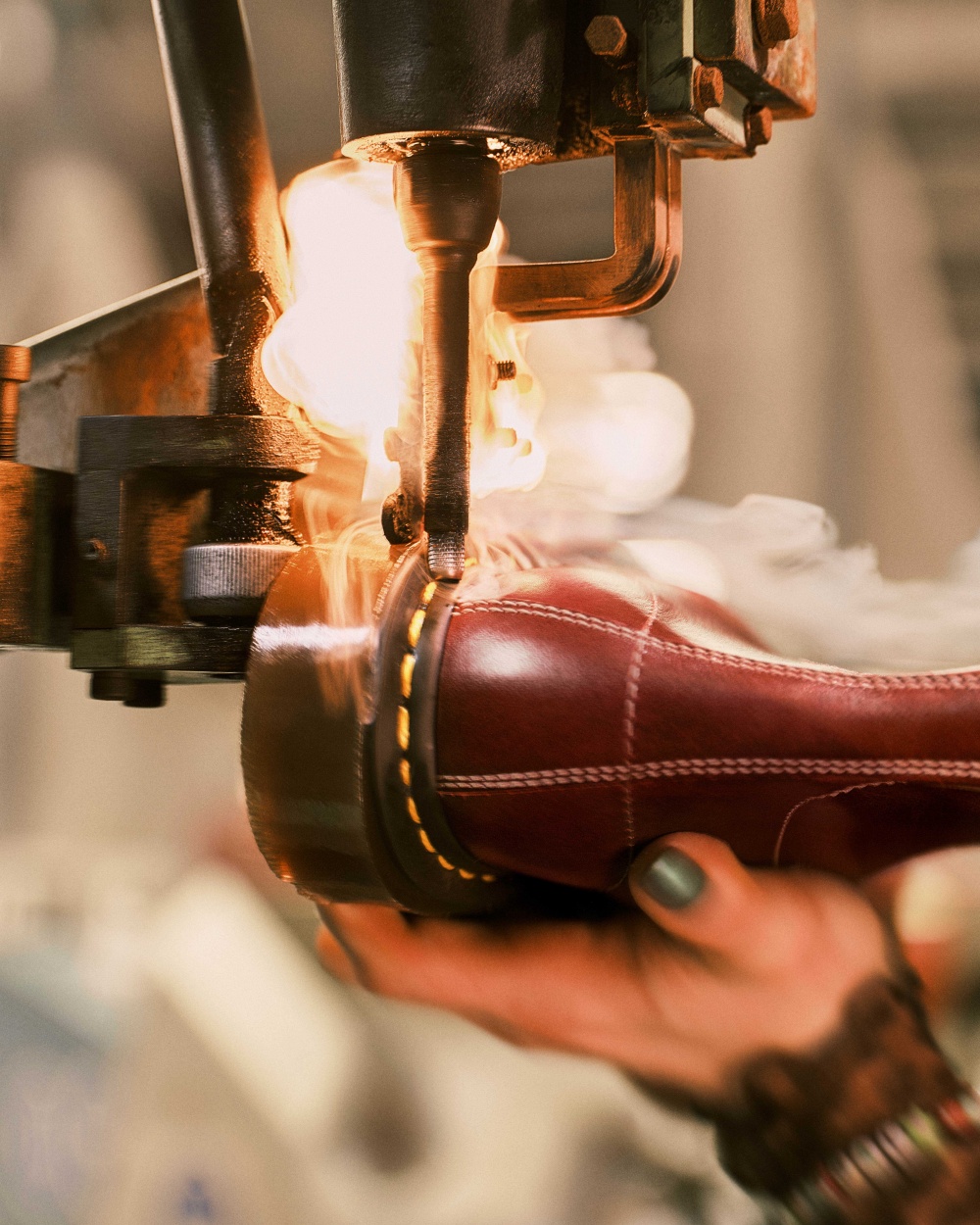 全球限量 1,460 雙！Dr. Martens 65週年頂級手工靴登場