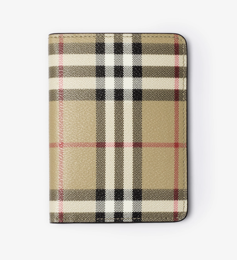 萬元初頭就能入手！LV、Dior、BV⋯盤點精品護照套！