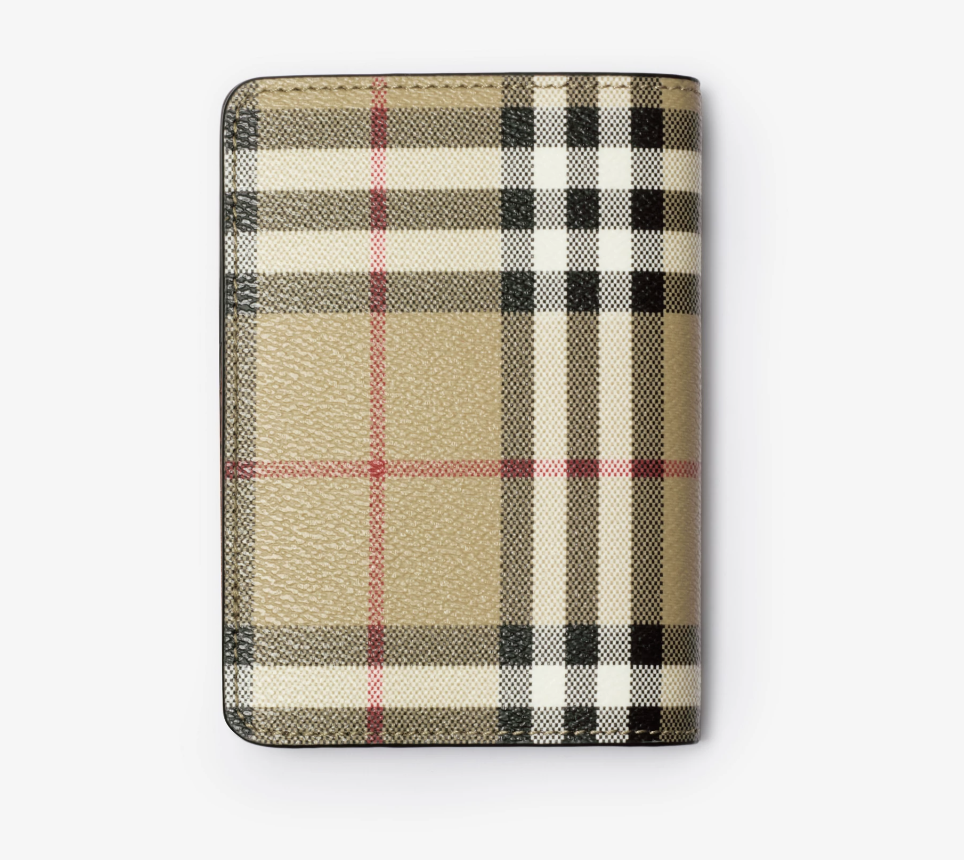 萬元初頭就能入手！LV、Dior、BV⋯盤點精品護照套！