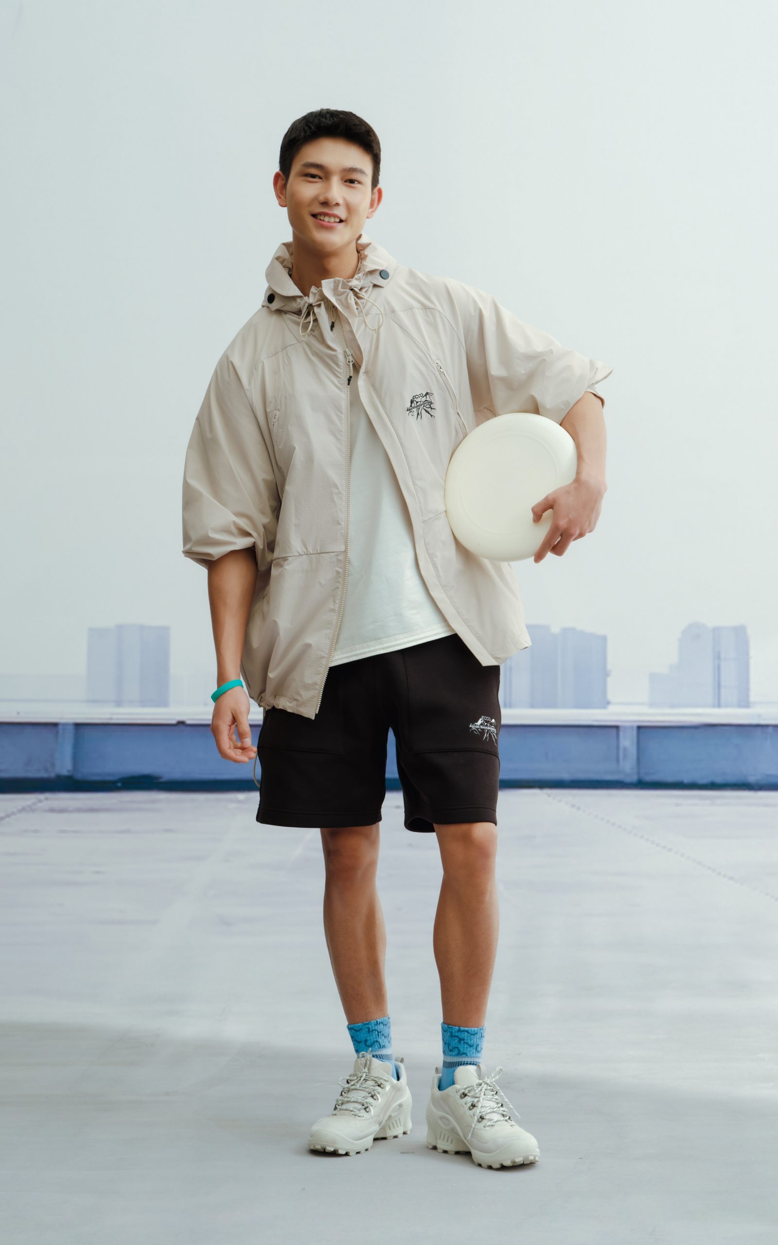 型走在都市與自然！2025 ECCO x White Mountaineering 聯名打造全新機能時尚，陪你躍然山行！