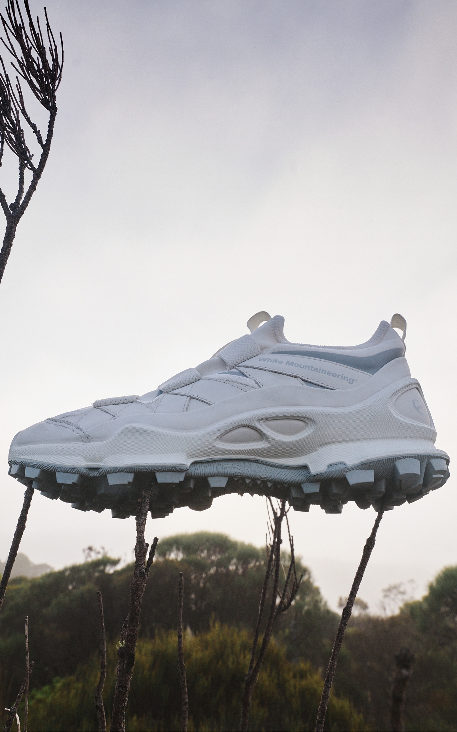 型走在都市與自然！2025 ECCO x White Mountaineering 聯名打造全新機能時尚，陪你躍然山行！