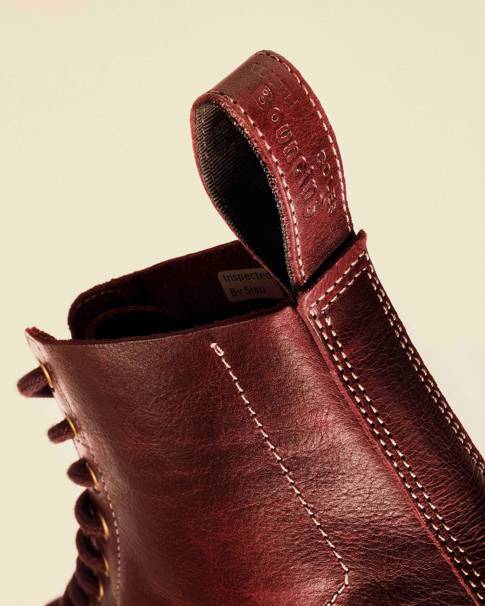 全球限量 1,460 雙！Dr. Martens 65週年頂級手工靴登場