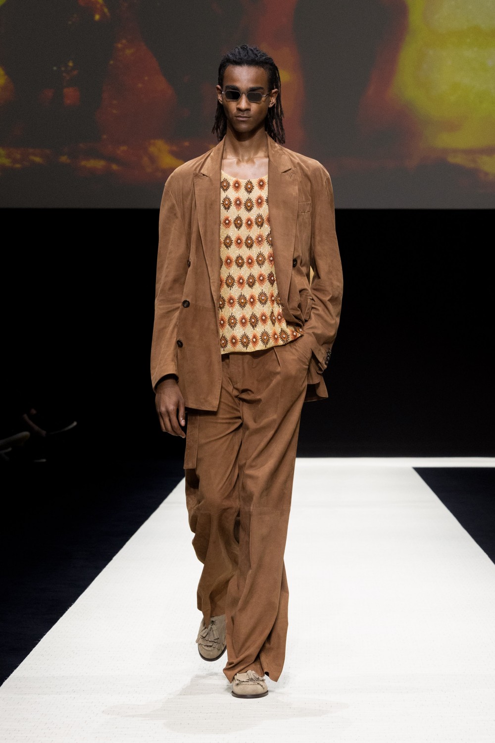 高爾宣身穿全台限量三套西裝帥氣登場！EMPORIO ARMANI 高雄漢神開幕！