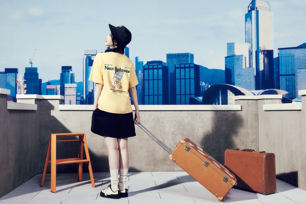 跟著 IU 一起穿著 NB 夏日出遊！《NB BOY 夏日樂遊站》快閃登場