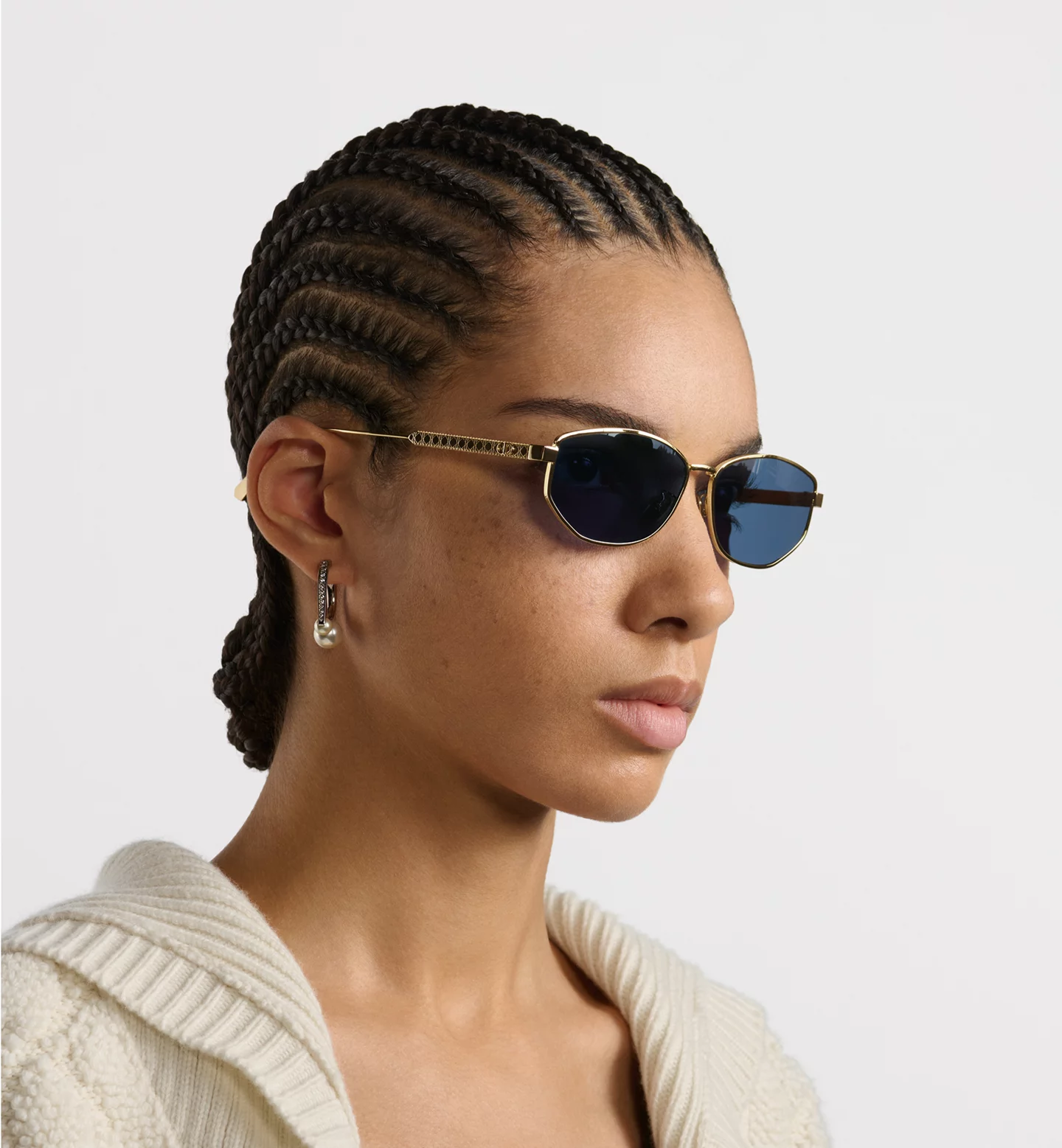 2 萬以下入手 LV、Dior、巴黎世家？這些 10 款太陽眼鏡根本寶藏！一戴上氣場全開！