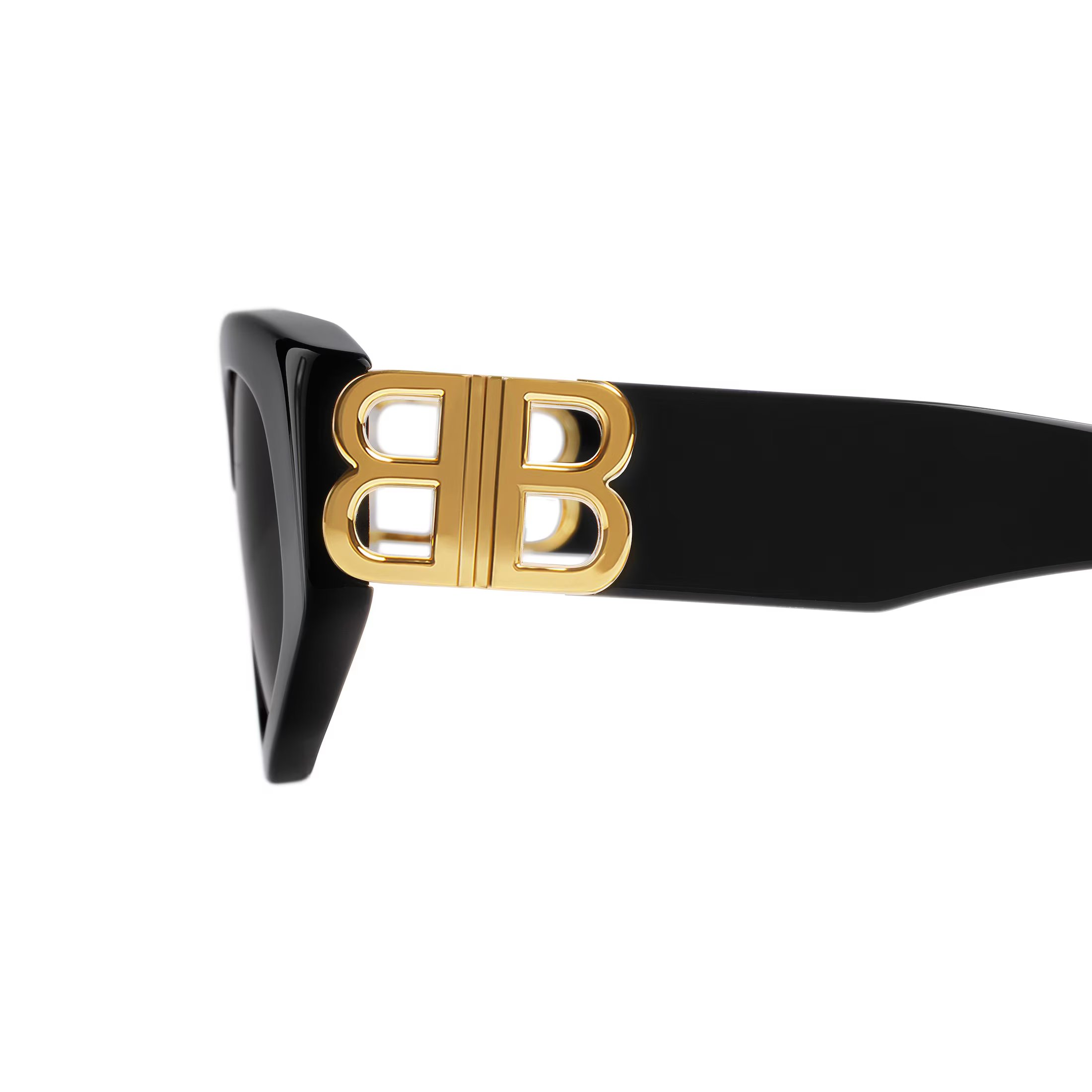 2 萬以下入手 LV、Dior、巴黎世家？這些 10 款太陽眼鏡根本寶藏！一戴上氣場全開！