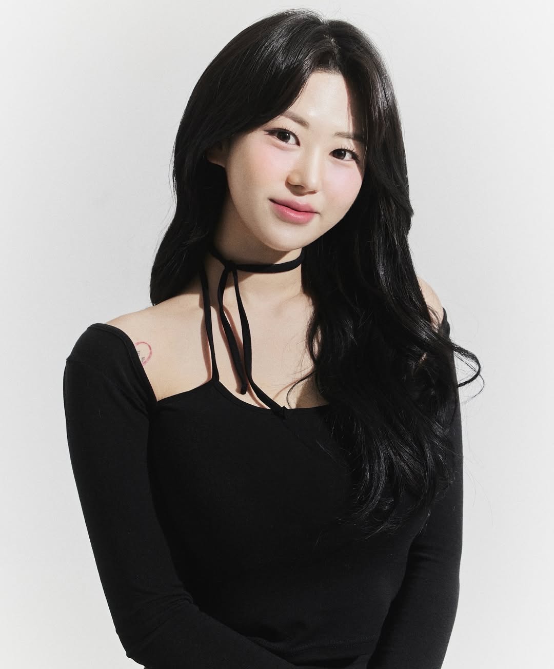 不可以色色！南韓正妹髮型師「孫夏恩」超巨上圍引人遐想，網：「想去洗頭！」