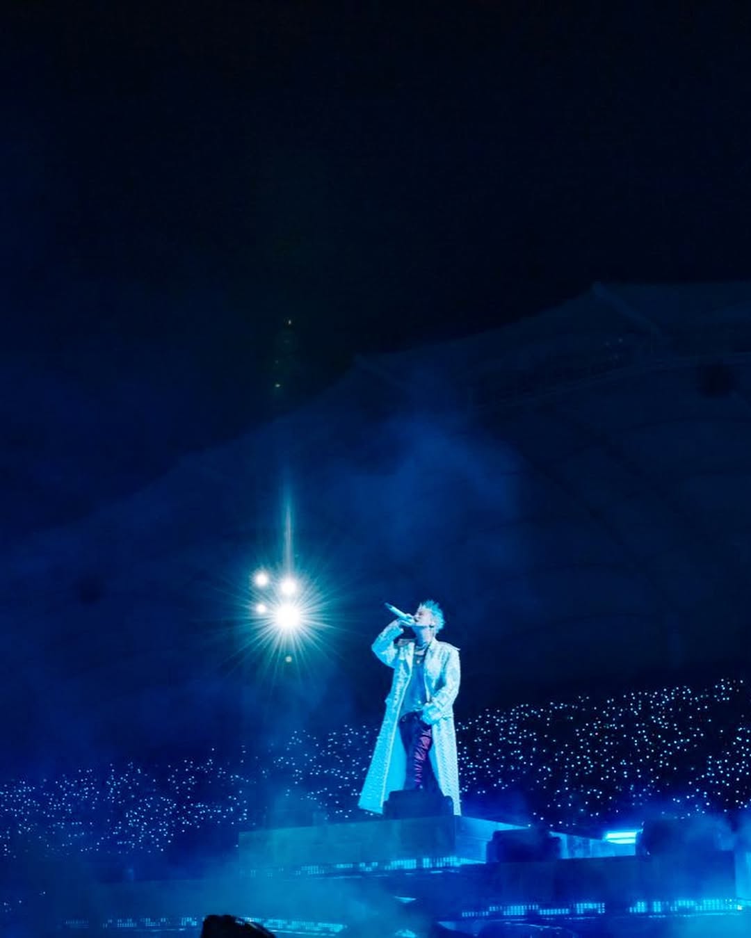狀態也太好！G-Dragon 演唱會「超精緻」外貌引熱議！網：龍哥怎麼都沒變
