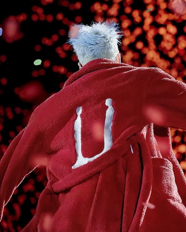 狀態也太好！G-Dragon 演唱會「超精緻」外貌引熱議！網：龍哥怎麼都沒變