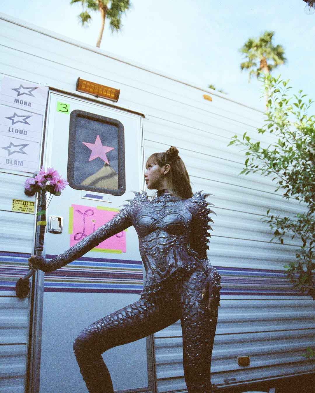 可以重溫啦！JENNIE、LISA 精彩 Coachella 表演 YouTube 看得到！