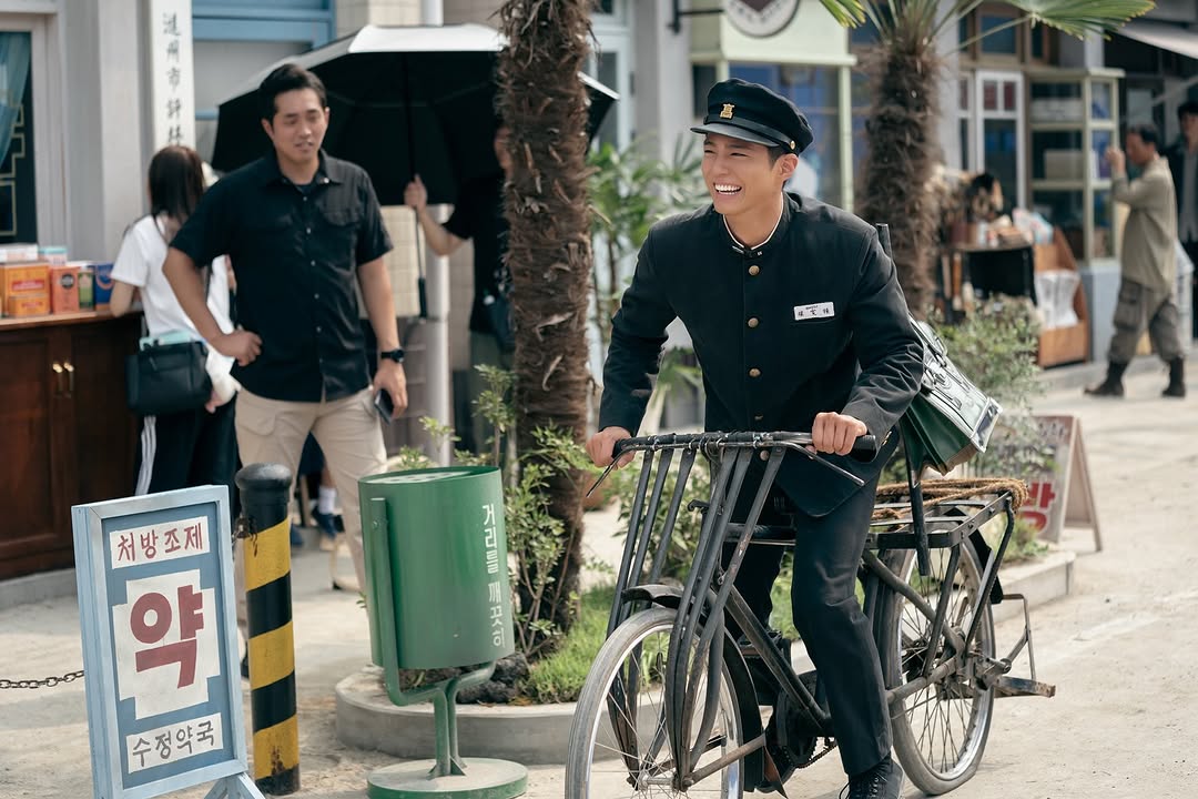 這樣也可以？《苦盡柑來遇見你》劇照被中國超市蔬果攤做成廣告看板！