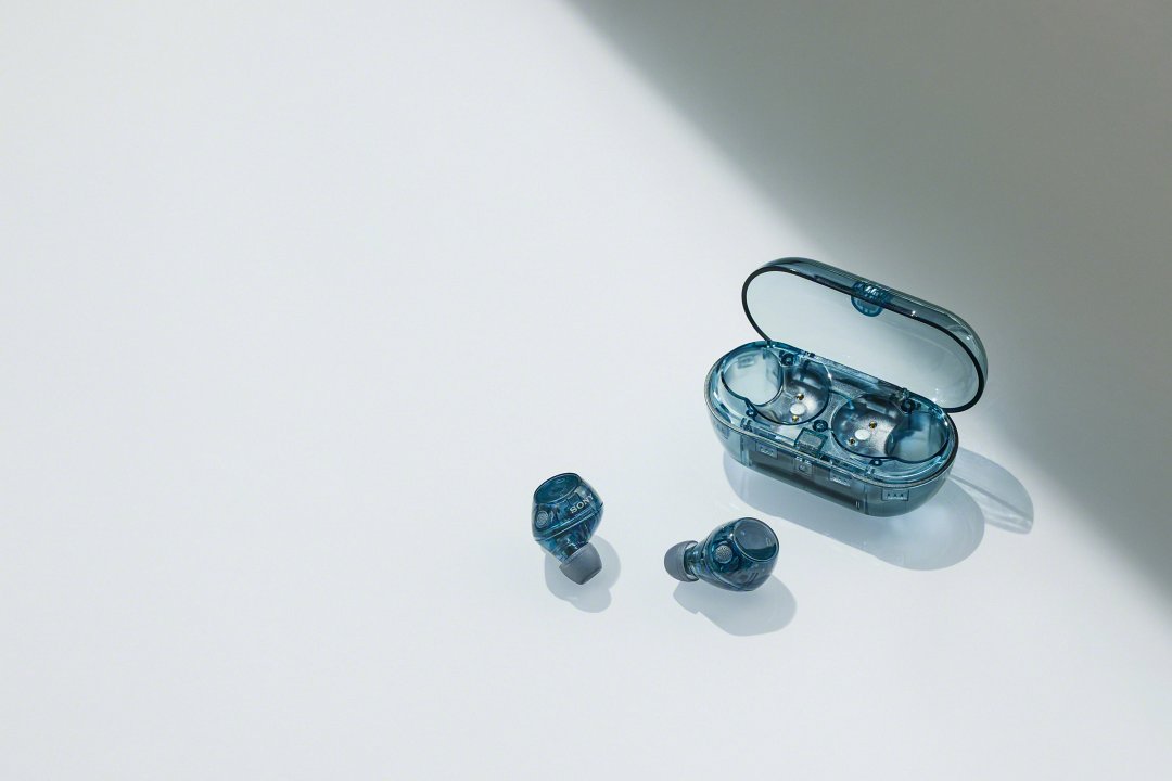 WF-C710N首次推出全新時尚透明藍，讓樂迷們都能找到命定配色展現自我風格