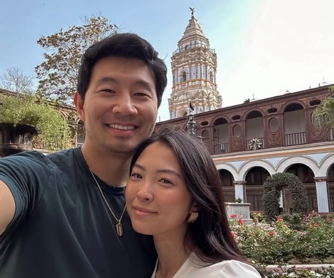 恭喜！《尚氣》劉思慕求婚成功　台裔女友樂曬鴿子蛋鑽戒　浪漫告白詞成最強範本