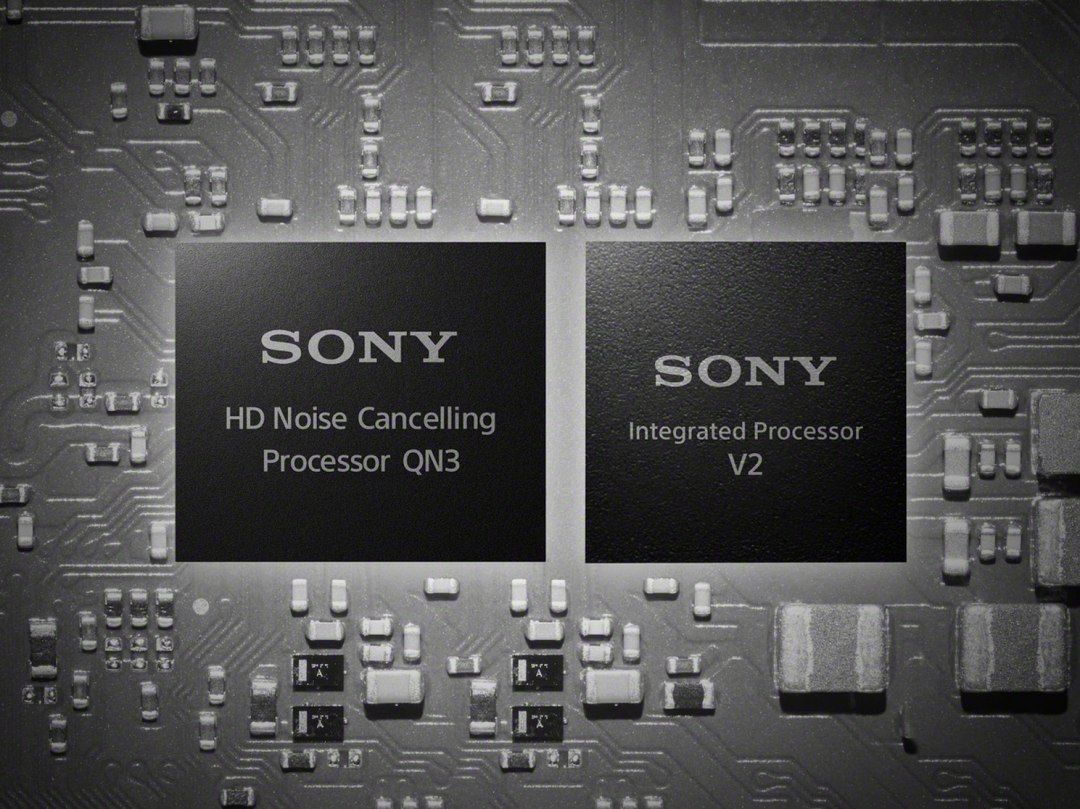 Sony 全新WH-1000XM6配備全新高解析降噪處理器QN3和整合處理器V2,搭配12組麥克風全面提升沉浸式聆聽體驗。