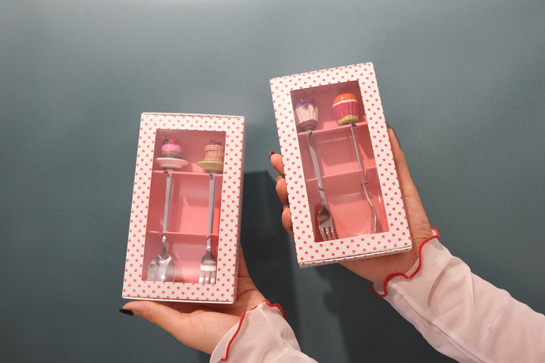 亞尼克生乳捲週年慶，門市消費滿額贈點心匙