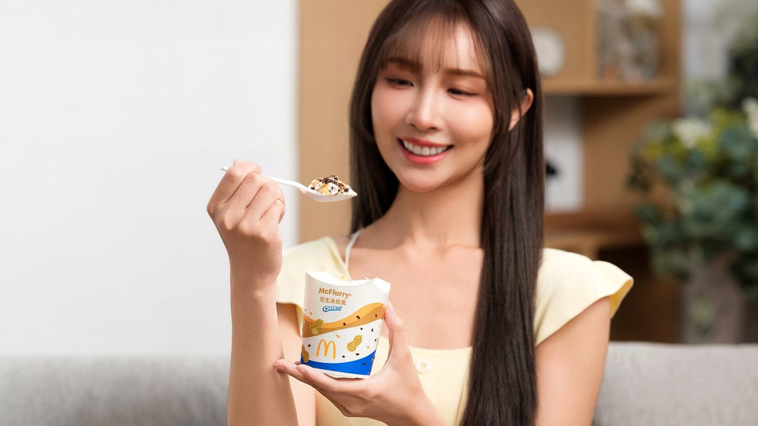 6月4日起至7月15日止，購買「OREO花生冰炫風」即贈OREO迷你奧利奧巧克力夾心餅乾-香草口味(乙份)，數量有限，限量50萬份，送完為止。