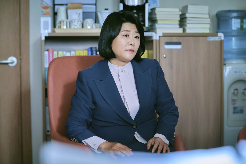 55 歲「最強綠葉」李姃垠嗨跳〈 like JENNIE 〉！俐落舞技嚇壞劉在錫，學舞竟是為了預防失智症！