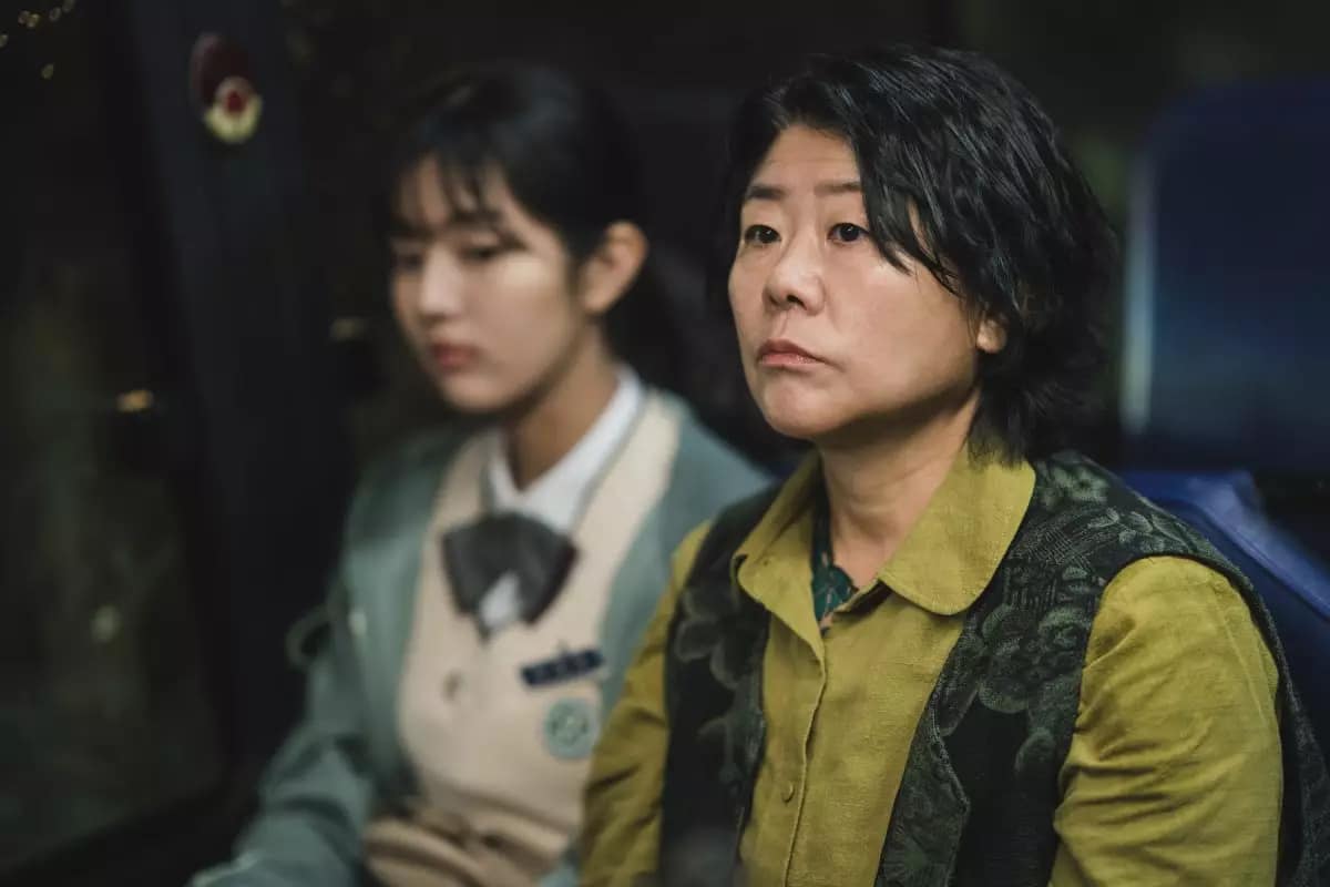 55 歲「最強綠葉」李姃垠嗨跳〈 like JENNIE 〉！俐落舞技嚇壞劉在錫，學舞竟是為了預防失智症！