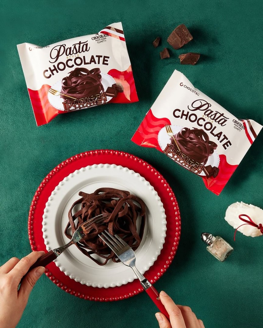 超商獵奇新品+1「義大利麵巧克力」網友傻眼：又一個引發食物戰爭的邪教