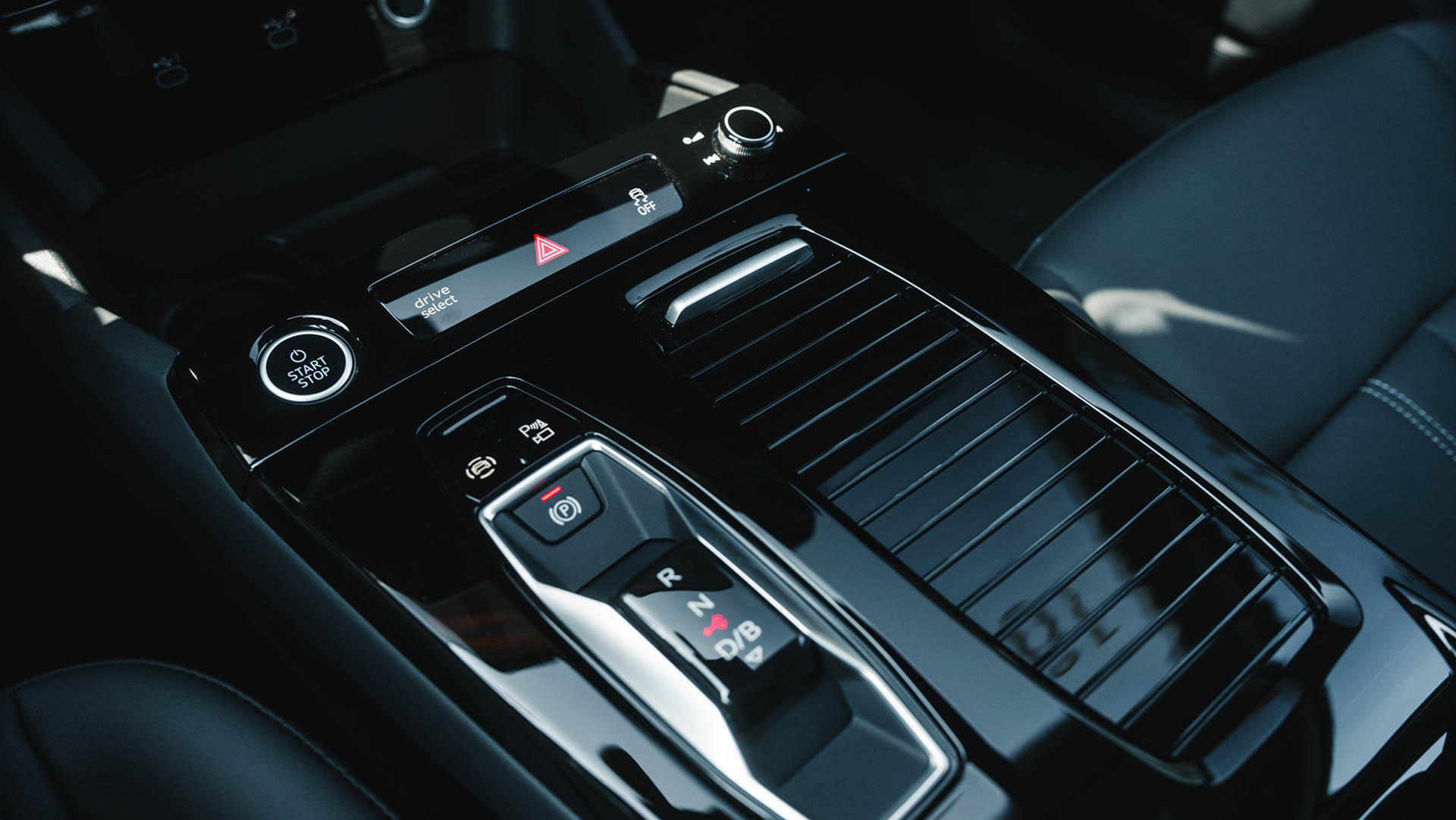 車 COOL｜試駕 Audi Q6 e-tron 純電休旅，年度鉅獻也不為過？