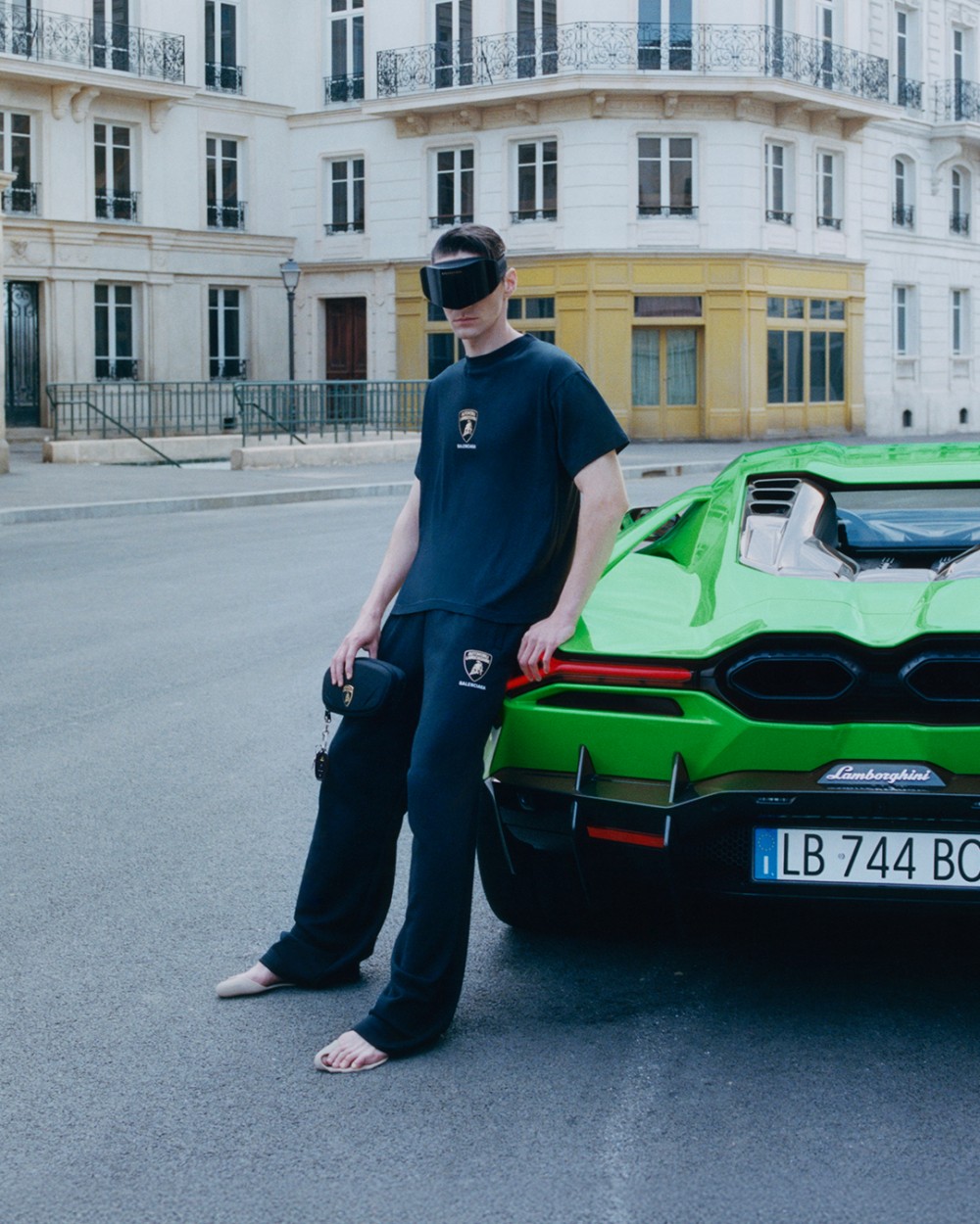 你也買得起的藍寶堅尼！Balenciaga、Lamborghini 合作系列發布！